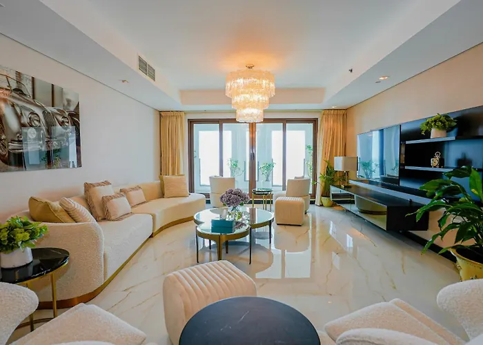 Stunning Infinite Sea View Three Bedroom Plus Maid\'S Apartment In Palm Jumeirah