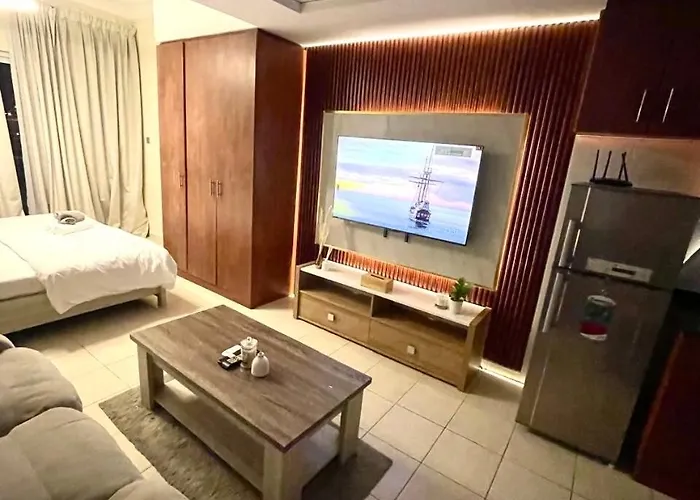 Ultimate Luxury Apt Near Metro!
