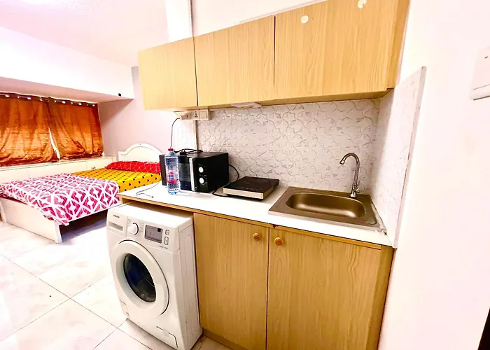 Flats In Dubai Emirates Tower Metro Station