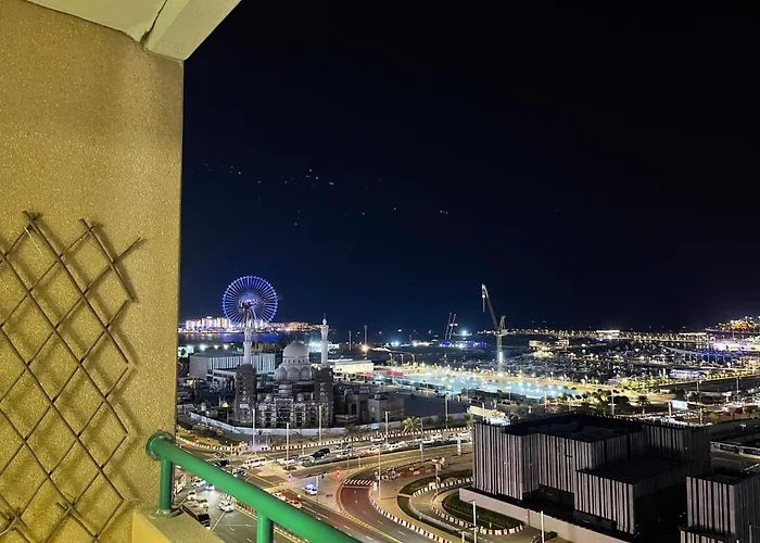 Dubai Eye And Sea View In The Heart Of Marina