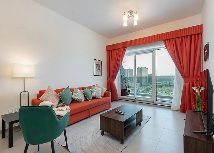 Bright And Warm 2-Bedroom Apartment In Al Barsha