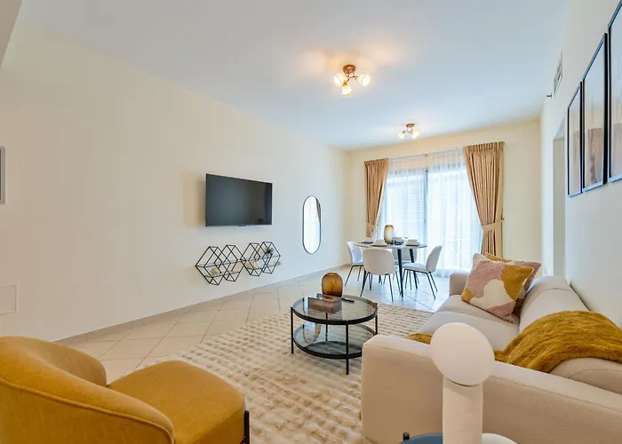 Marcopolo - Lavish 2Br Apartment Next To Metro & Tram