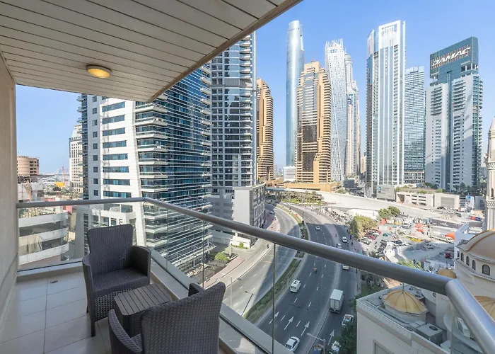 Stylish 1-Bedroom Apartment For 4 In Dubai Marina