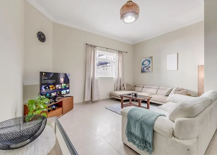 Waves - Spacious 1Br With Balcony & Cozy Interiors In Jvc