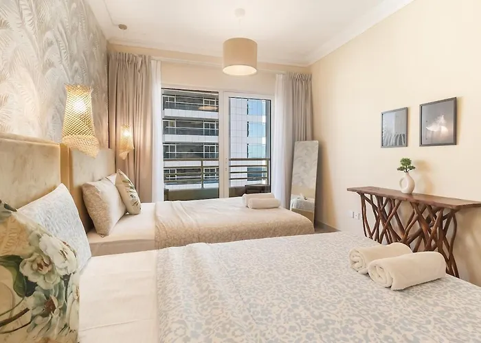 Bohemian 2 Bedroom Apartment In The Heart Of Marina