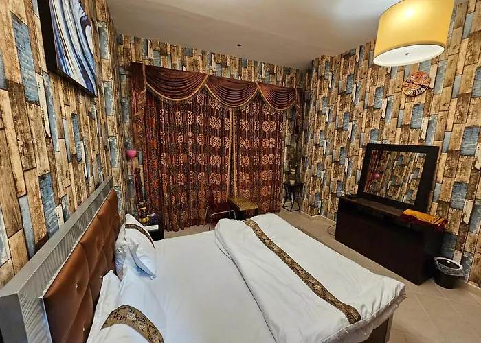 Standard Bedroom With Balcony In Escan Tower Marina