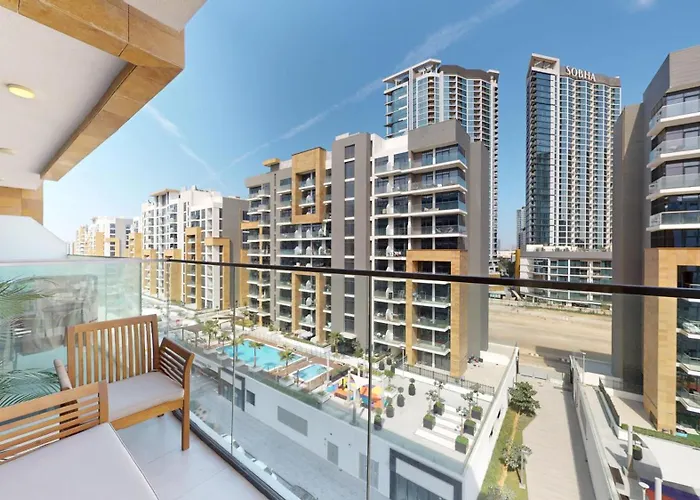 Fam Living -Azizi Rivera 43 ,2Br,Luxury And Cozy