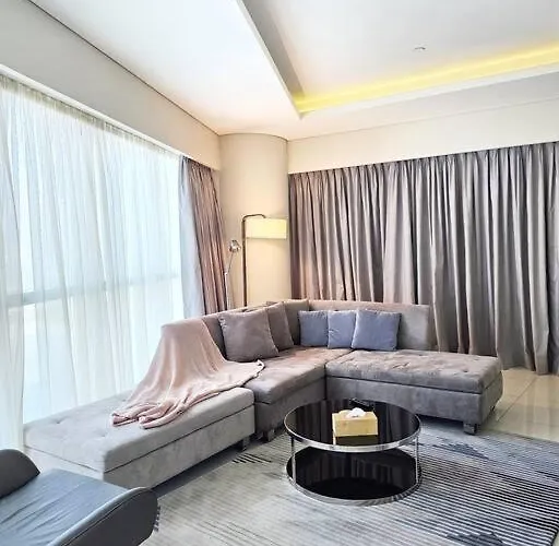 Luxury Paramount Hotel Apt D111
