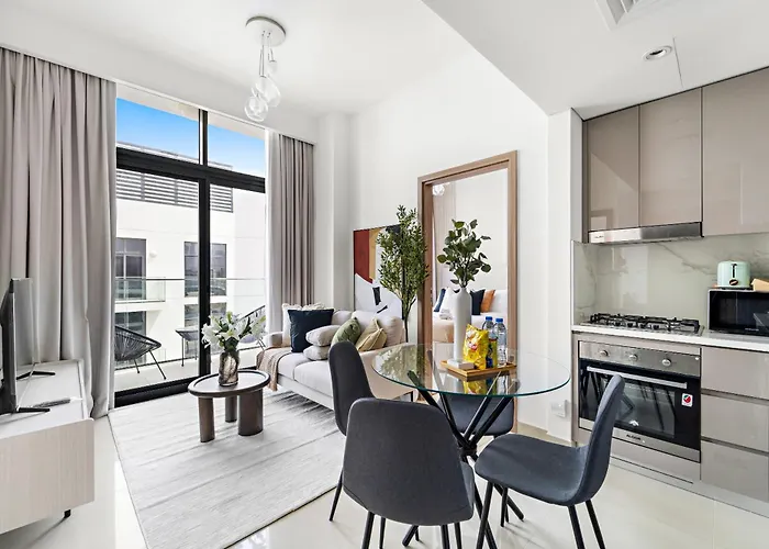 Silkhaus Stylish 2Bdr In Azizi Gardens With Pool & Gym