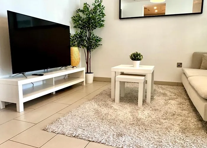 Modern And Spacious Studio Near Burj Khalifa