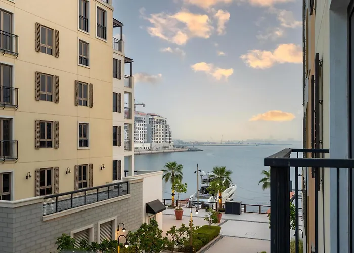 Stylish 1Br Apartment In La Mer Dubai With Balcony And Partial Marina Views