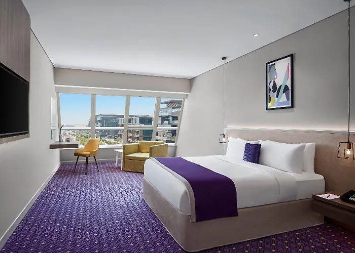 Leva Hotel And Suites Opposite Downtown