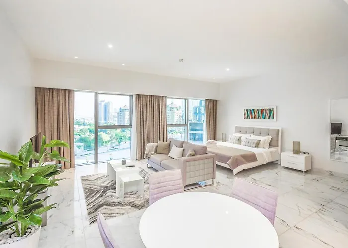 Modern Large Studio Central Park Difc