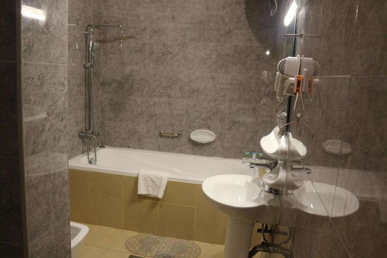 Hotel Capital O160 Lumbini Dream Garden Llc