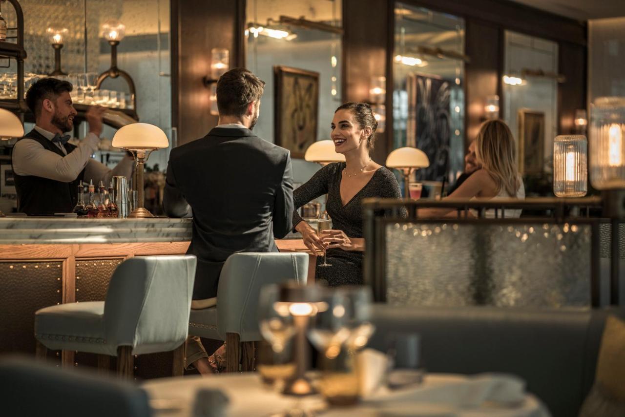 Four Seasons International Financial Centre Hotel