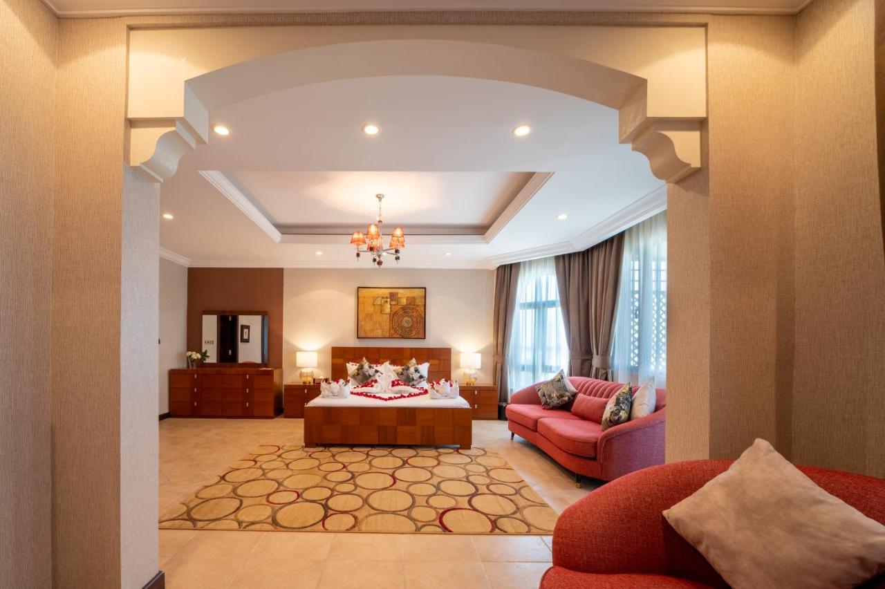 The S Holiday Homes - Luxurious 5 Bedrooms At Palm Jumeirah With Private Swimming Pool And Private Beach Access * Dubai