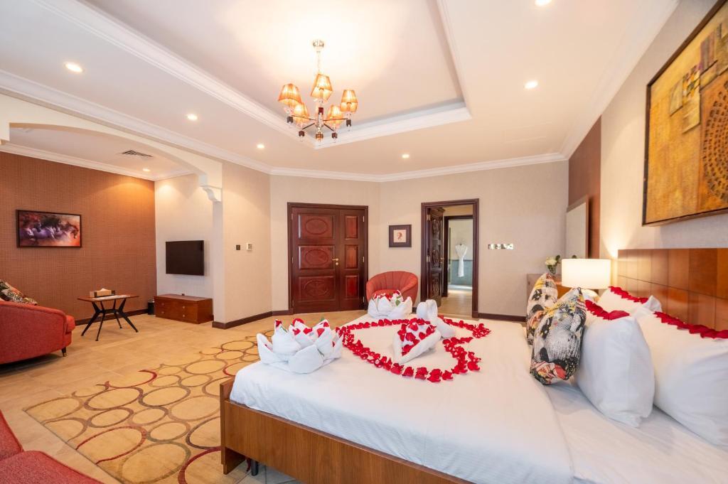 The S Holiday Homes - Luxurious 5 Bedrooms At Palm Jumeirah With Private Swimming Pool And Private Beach Access Villa