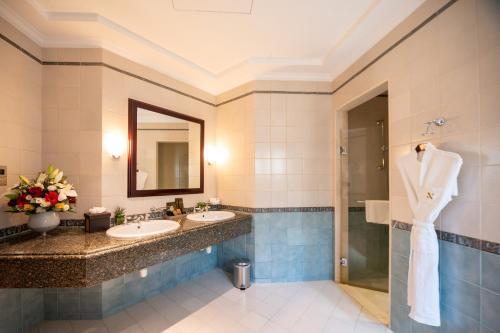 The S Holiday Homes - Luxurious 5 Bedrooms At Palm Jumeirah With Private Swimming Pool And Private Beach Access Dubai