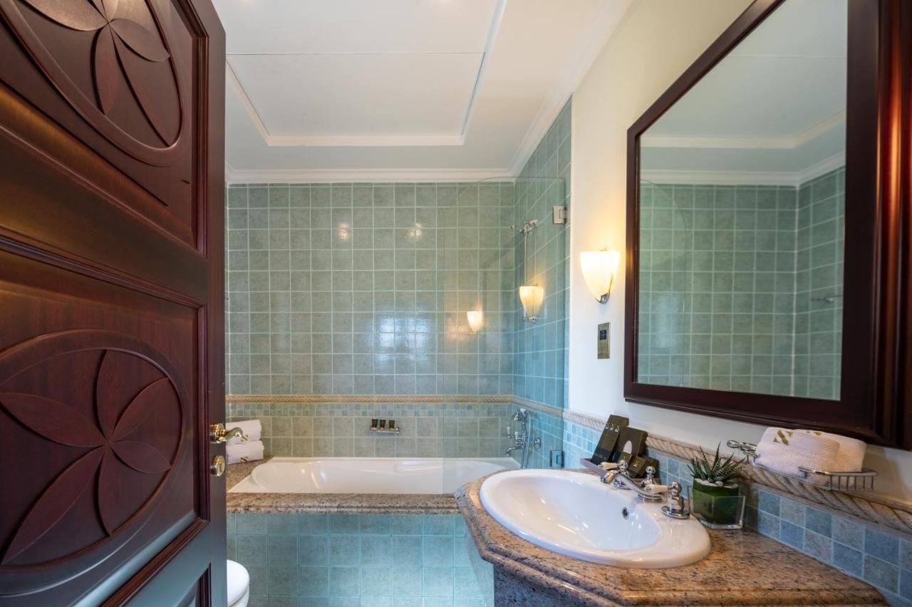 The S Holiday Homes - Luxurious 5 Bedrooms At Palm Jumeirah With Private Swimming Pool And Private Beach Access Villa *