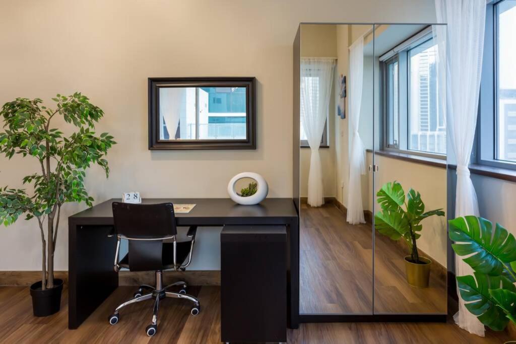 Apartment Higuests - Roomy With Infinity Pool Close To Burj Khalifa Dubai