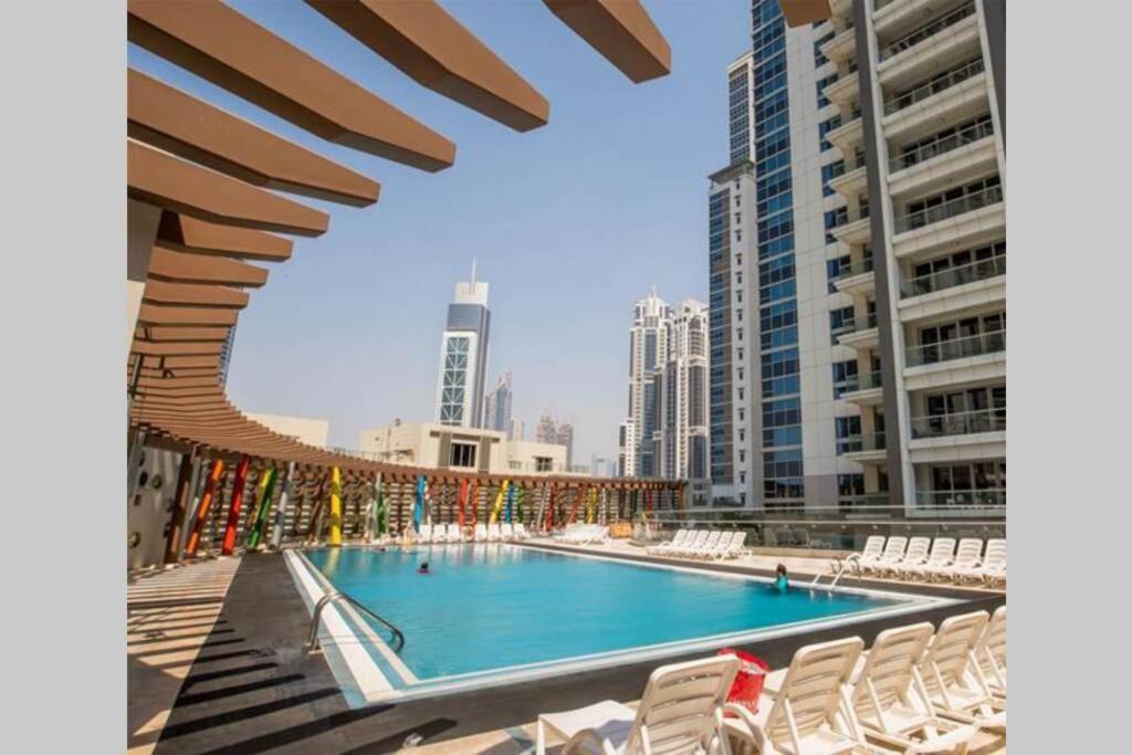 Apartment Higuests - Roomy With Infinity Pool Close To Burj Khalifa Dubai