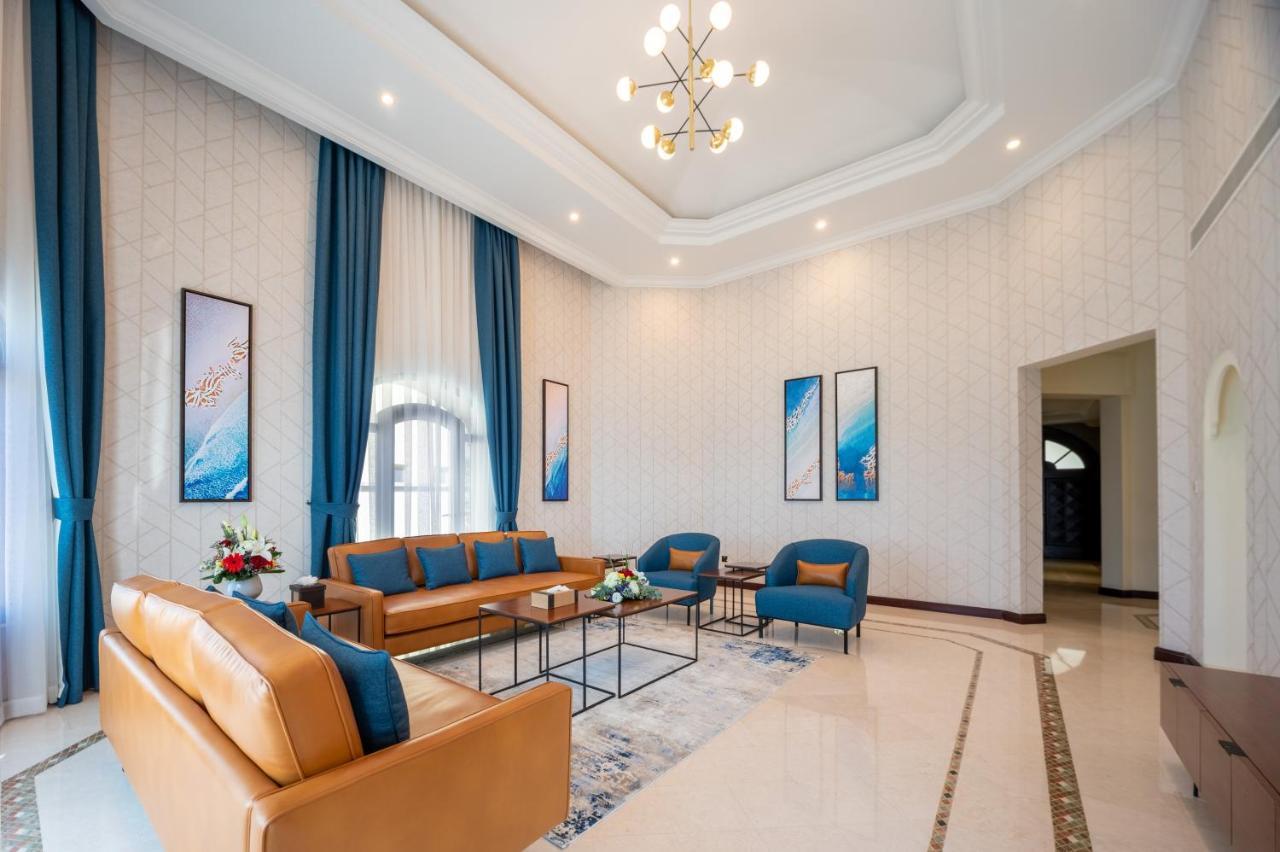 The S Holiday Homes - Luxurious 5 Bedrooms At Palm Jumeirah With Private Swimming Pool And Private Beach Access Villa *