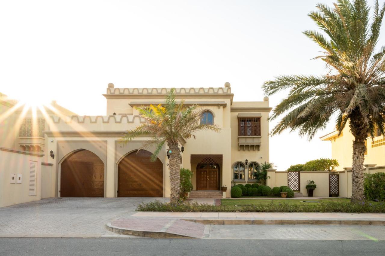 The S Holiday Homes - Luxurious 5 Bedrooms At Palm Jumeirah With Private Swimming Pool And Private Beach Access Villa *