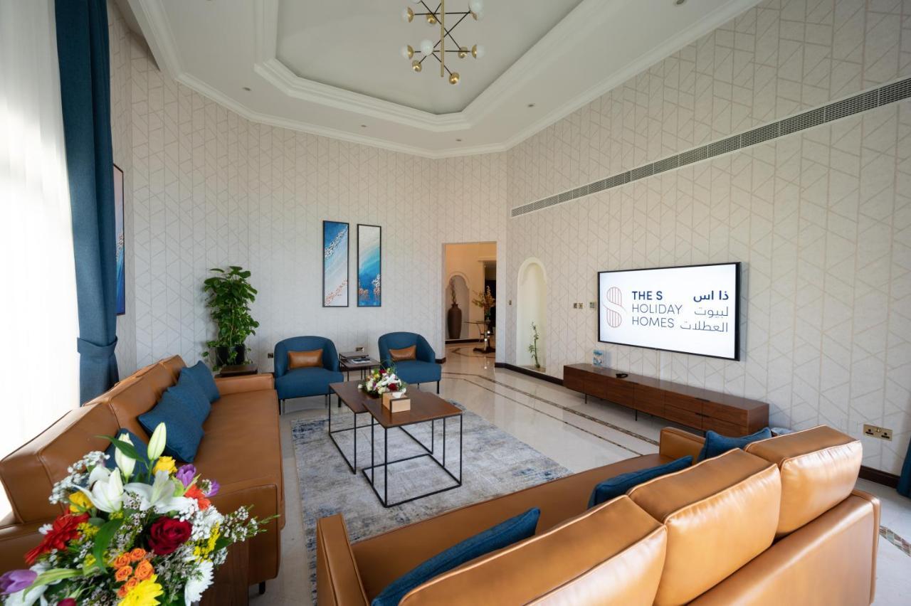 The S Holiday Homes - Luxurious 5 Bedrooms At Palm Jumeirah With Private Swimming Pool And Private Beach Access Villa *