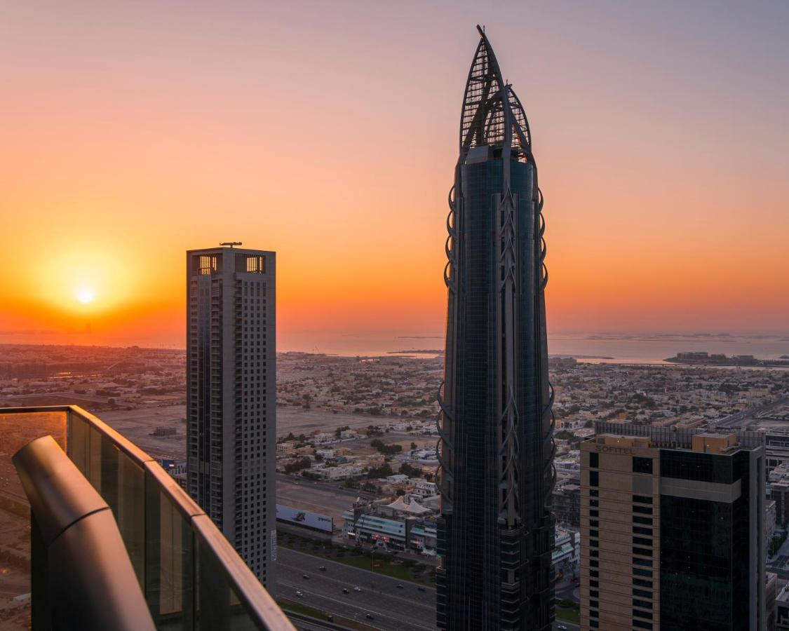 Walk To Dubai Mall 2Br With Skyline View Pool Apartment