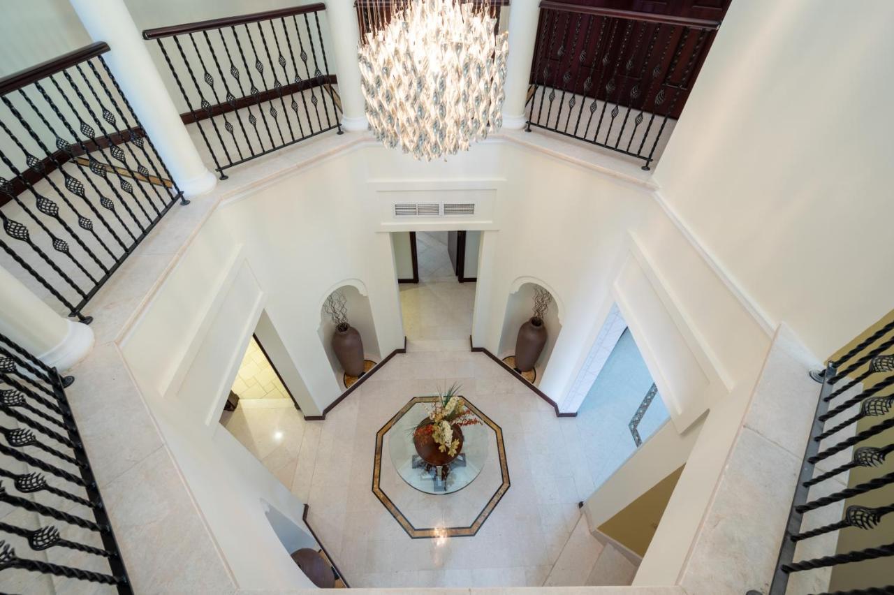 The S Holiday Homes - Luxurious 5 Bedrooms At Palm Jumeirah With Private Swimming Pool And Private Beach Access Villa