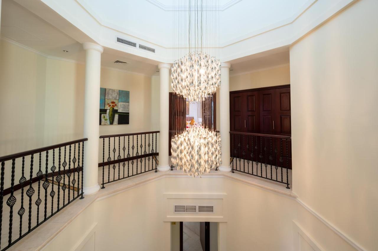 Villa The S Holiday Homes - Luxurious 5 Bedrooms At Palm Jumeirah With Private Swimming Pool And Private Beach Access