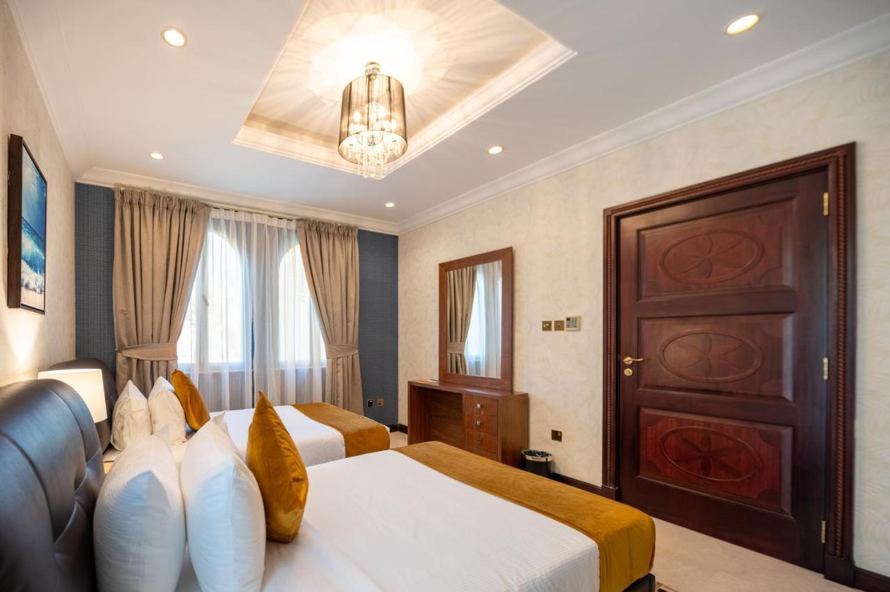 The S Holiday Homes - Luxurious 5 Bedrooms At Palm Jumeirah With Private Swimming Pool And Private Beach Access * Dubai