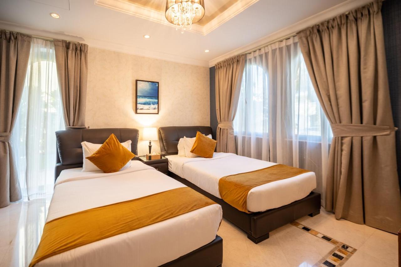 The S Holiday Homes - Luxurious 5 Bedrooms At Palm Jumeirah With Private Swimming Pool And Private Beach Access * Dubai