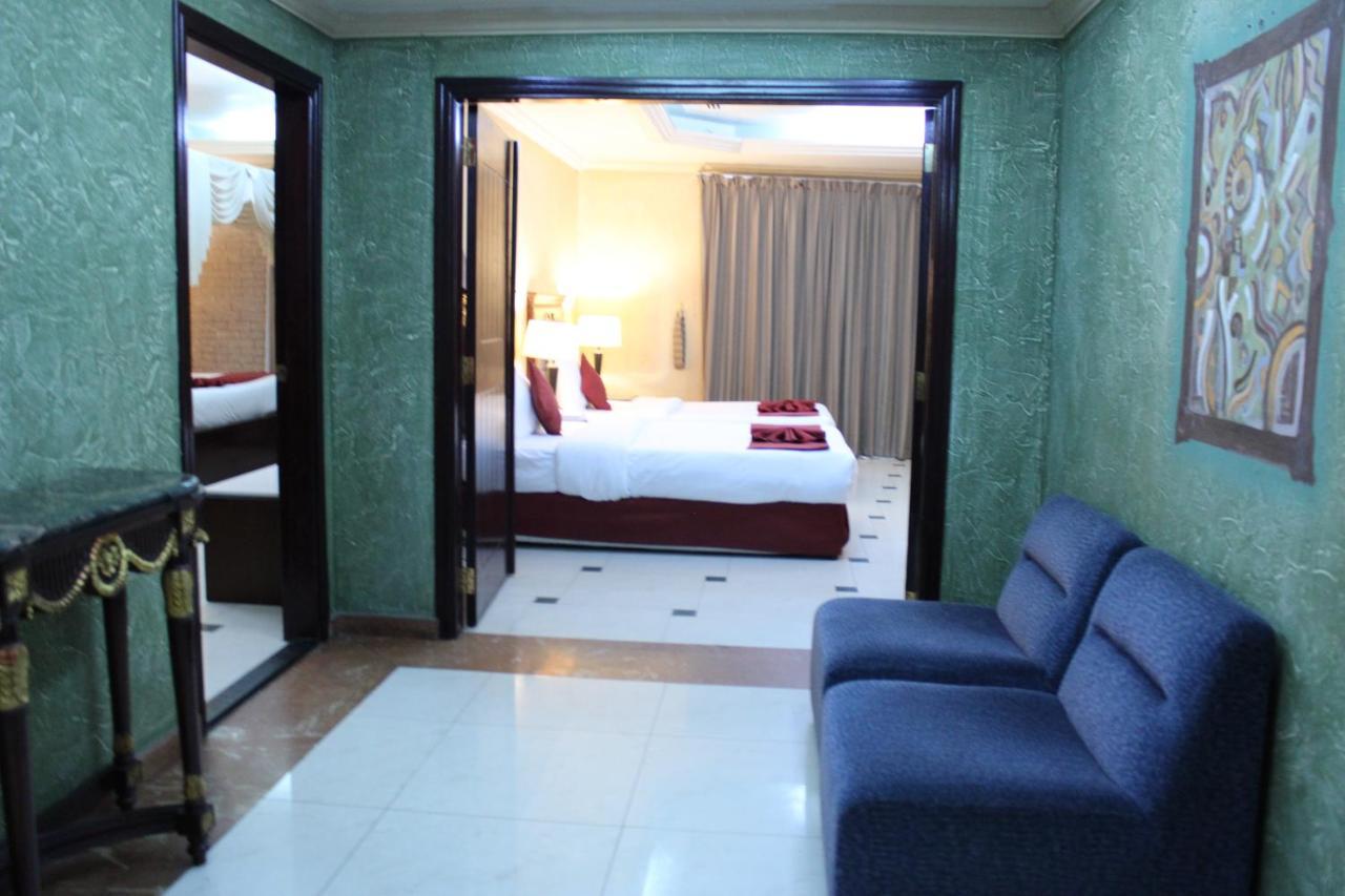Aparthotel Oriental Corner Llc *