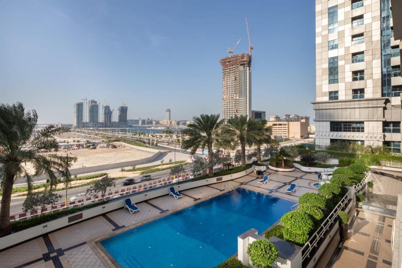 Frank Porter - Emirates Crown Tower Daire