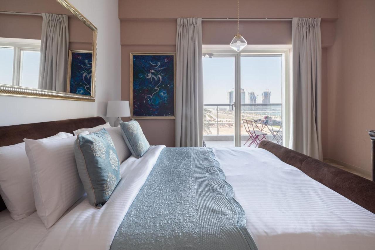 Frank Porter - Emirates Crown Tower Daire *