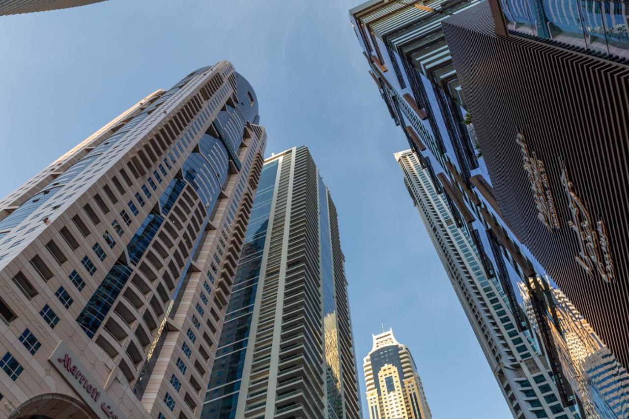 Frank Porter - Emirates Crown Tower Daire