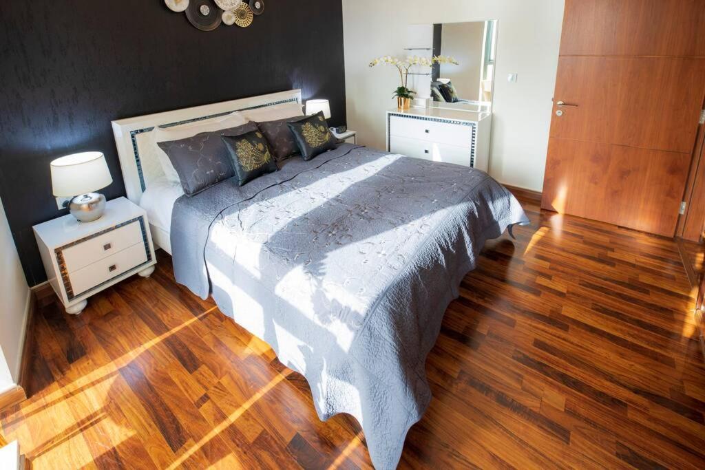 First Class 3br With Full Burj Khalifa And Fountain View Apartment *