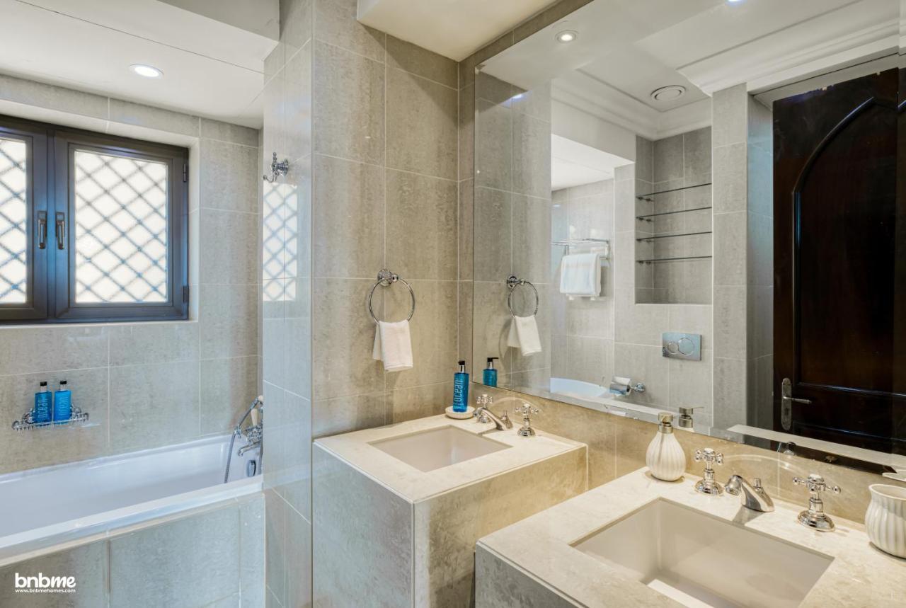 Luxury Designer Interior - Mall - Bnbmehomes - 6018 Dubai