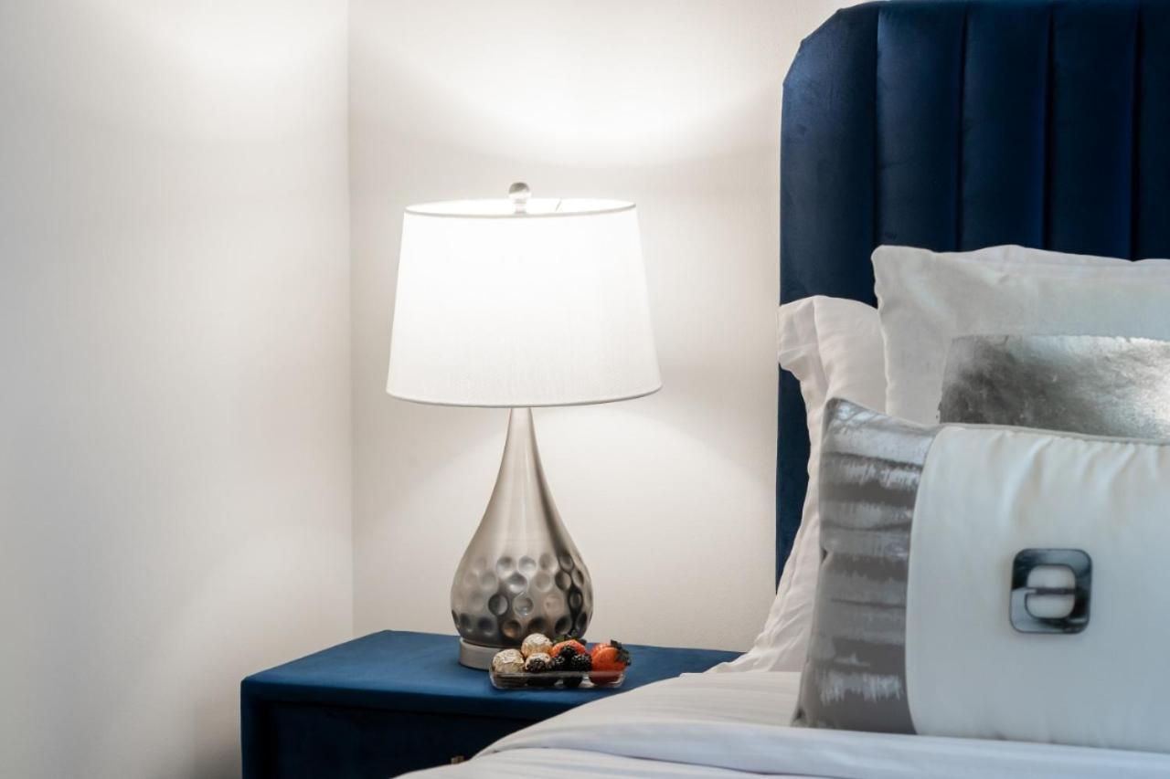 Durrani Homes - Glam Living Besides Mall Dubai