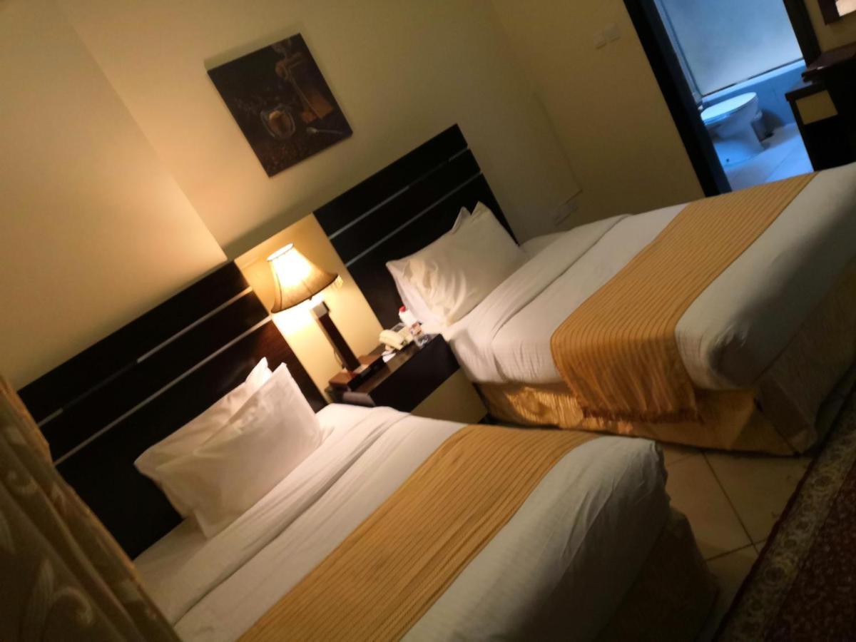 Boulevard City Aparthotel 3*