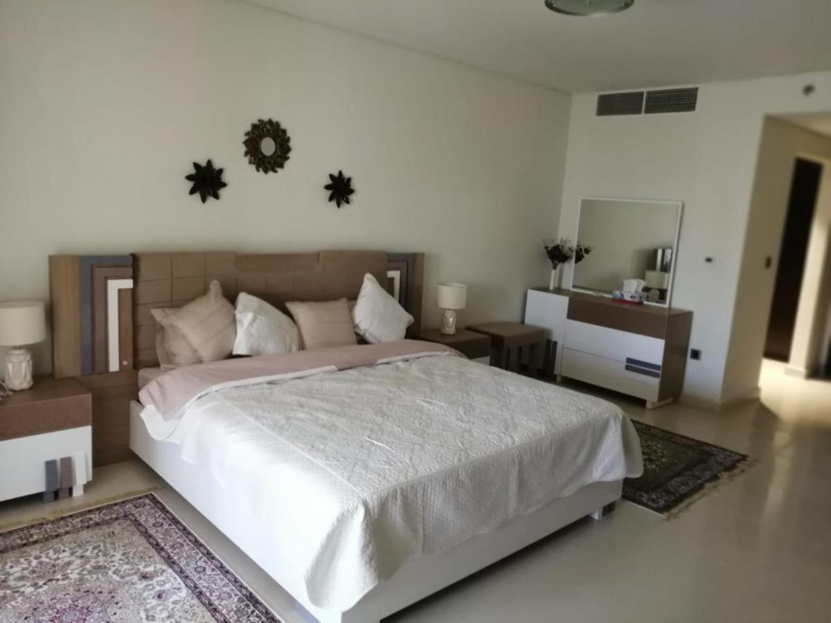 Apartment 2 Bedroom In Palm Jumeirah Crescent Balqis Direct Beach Access *