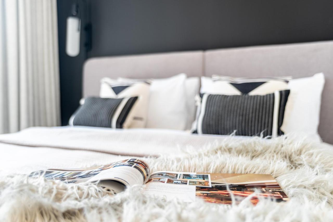 Eden's Homes & - Millennium Atria Residences Apartamento