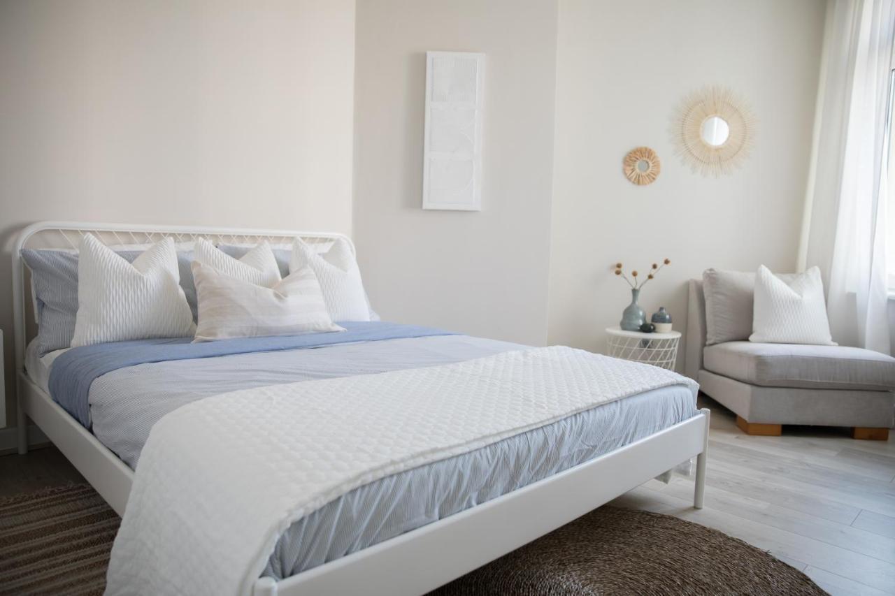 2Br On Palm Jumeirah Shoreline 15 - With Beach Access & A Complimentary Golf Apartment Dubai