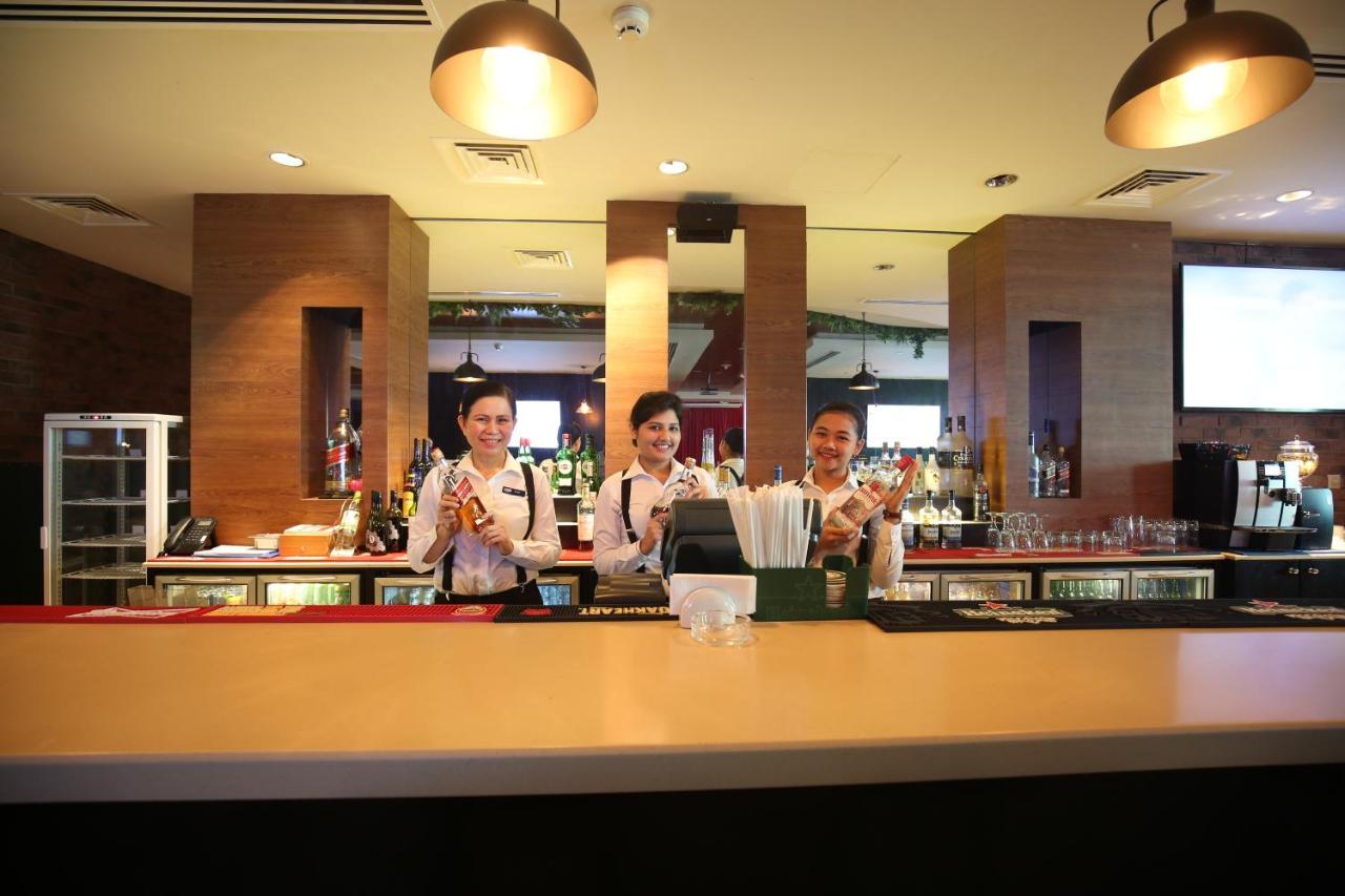 Express Airport By Ihg 3* Dubai