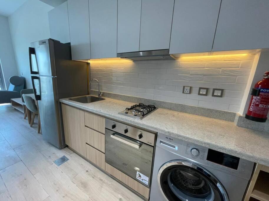 Apartment, Studio, Free Swimming Pool, Gym, Kitchen * Dubai