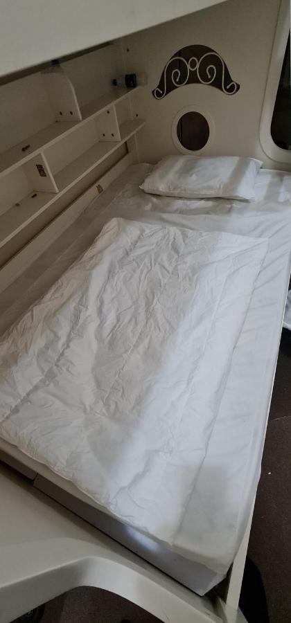 Hostel Hostel, Bedspace And Backpackers *