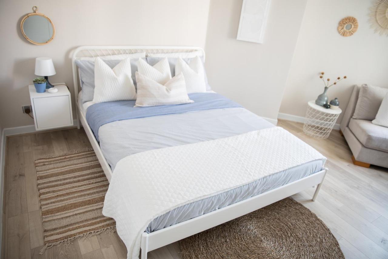 2Br On Palm Jumeirah Shoreline 15 - With Beach Access & A Complimentary Golf Apartment *