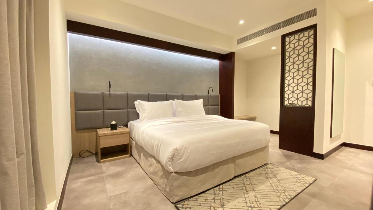 Sitara * Dubai