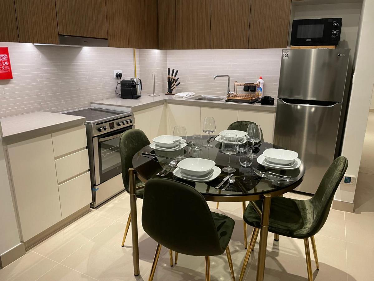 52 Luxury 1-br With Breath Taking Views And Amenities
